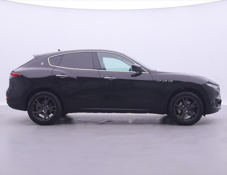 Maserati Levante 8