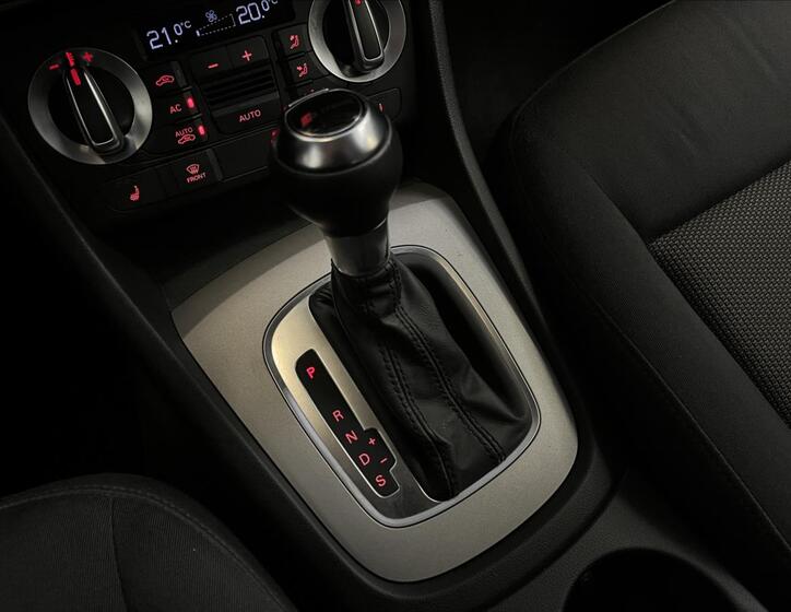 Audi Q3 12
