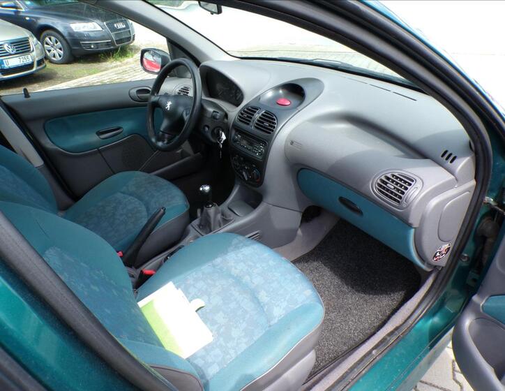 Peugeot 206 21