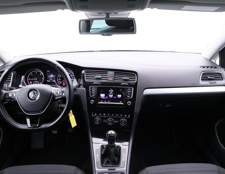 Volkswagen Golf 27