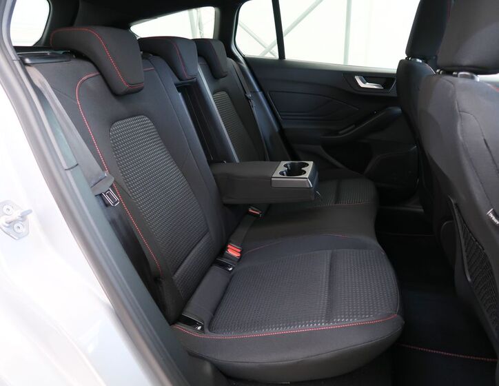 Ford Focus 27