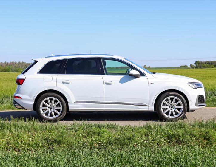Audi Q7 8