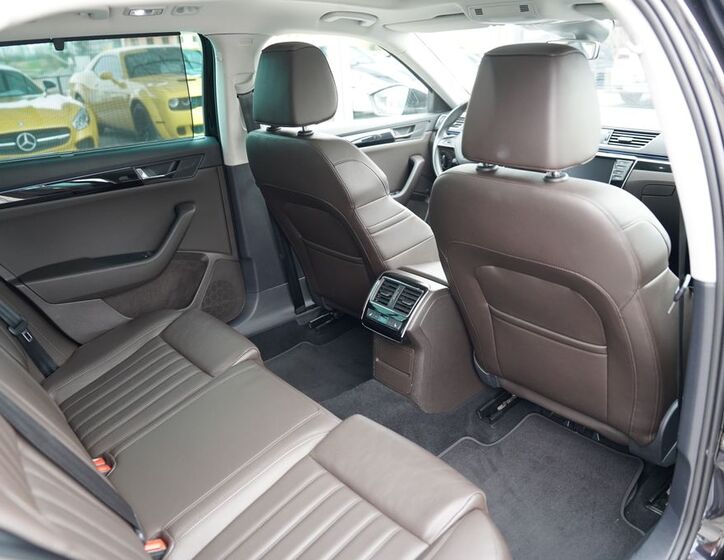 Škoda Superb 30