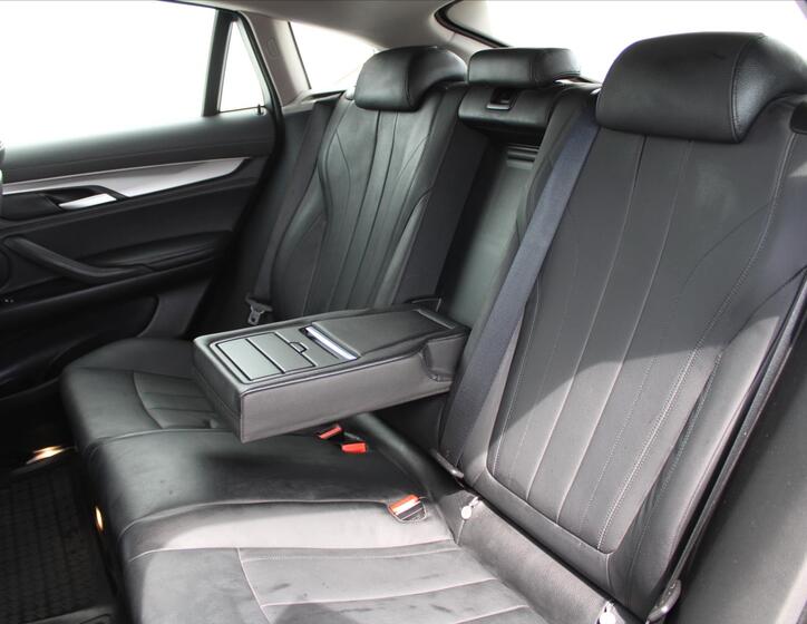 BMW X6 12