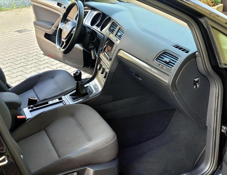 Volkswagen Golf 23