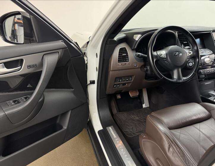 Infiniti FX30 30