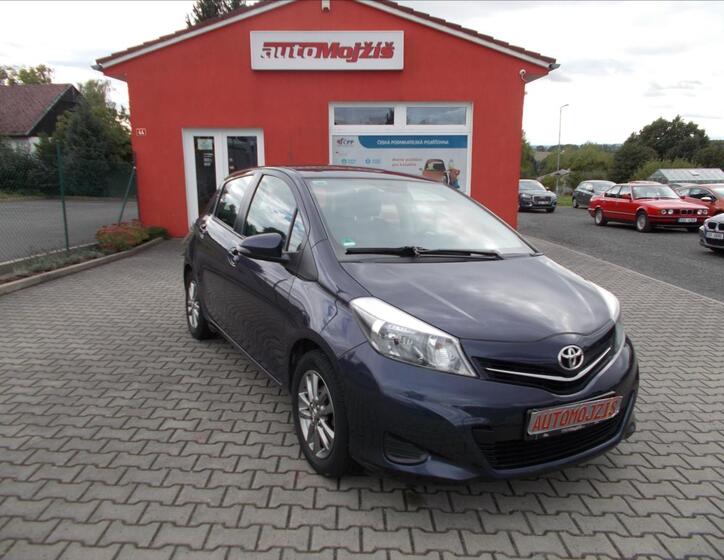 Toyota Yaris 1