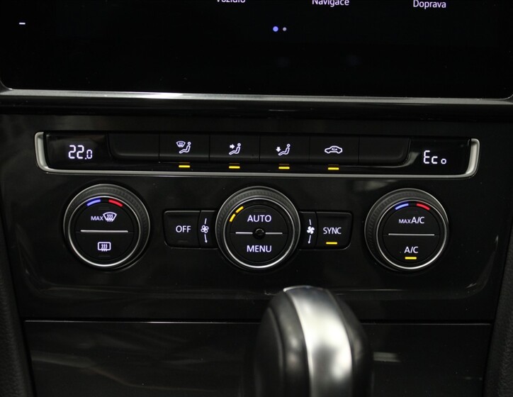 Volkswagen e-Golf 16