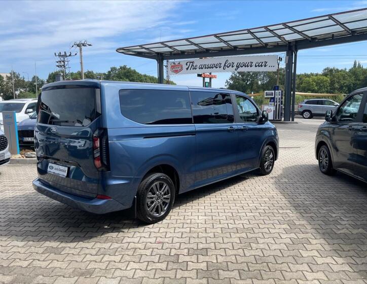 Ford Tourneo Custom 2