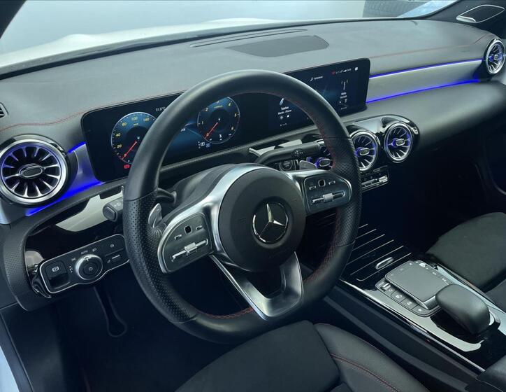 Mercedes-Benz CLA 9