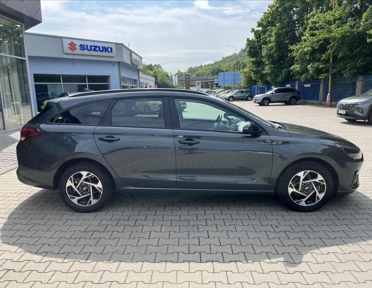 Hyundai i30 4