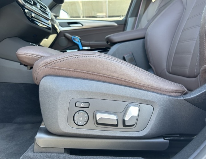 BMW iX3 17