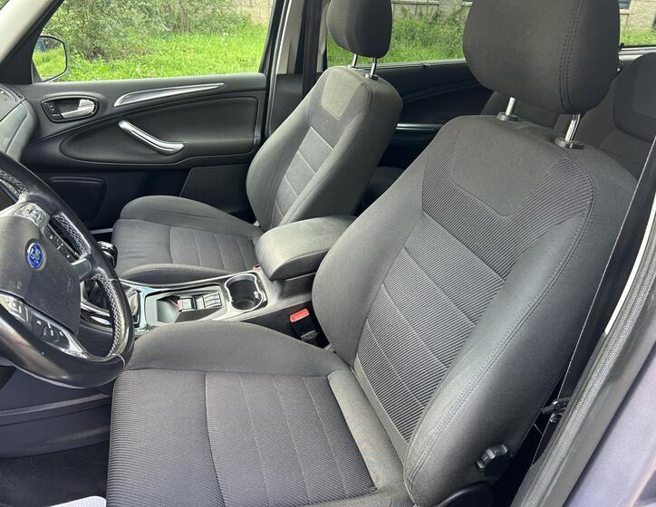 Ford Galaxy 31