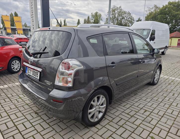 Toyota Corolla Verso 6