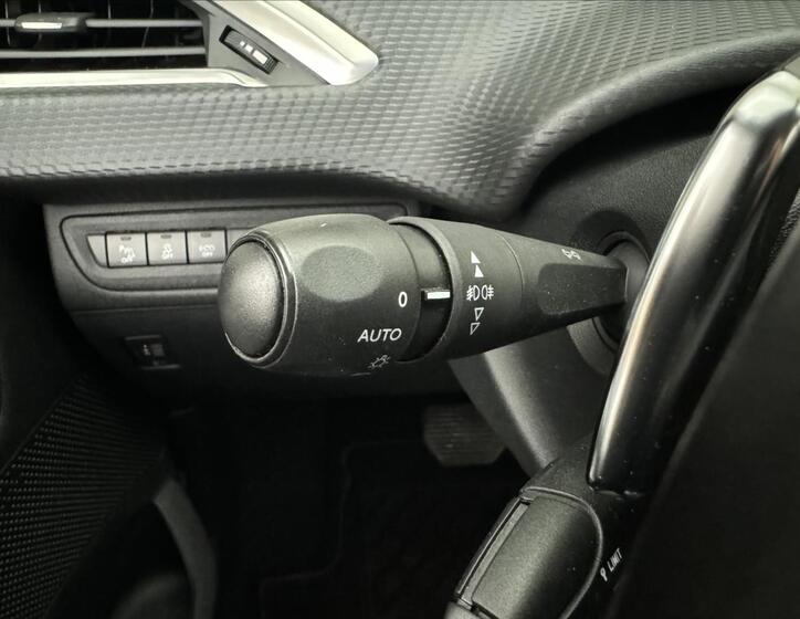 Peugeot 2008 10