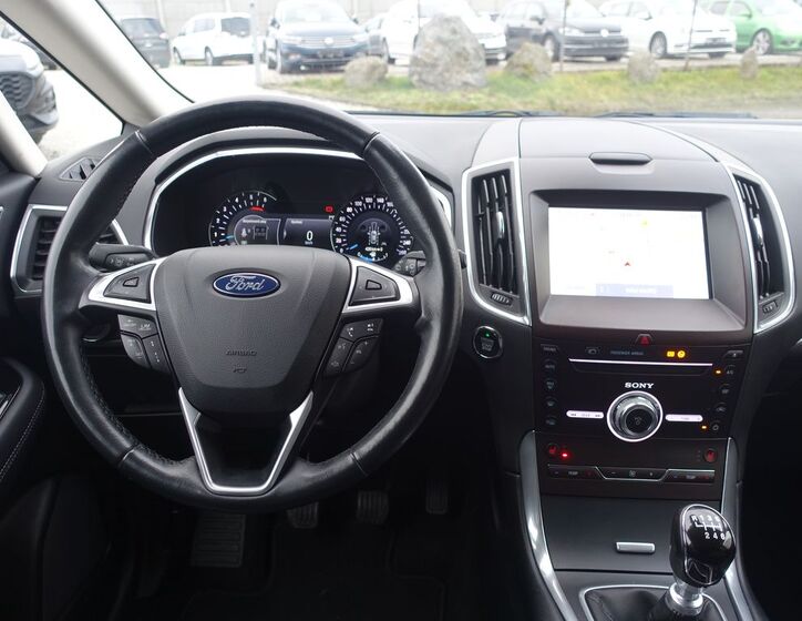 Ford S-MAX 8