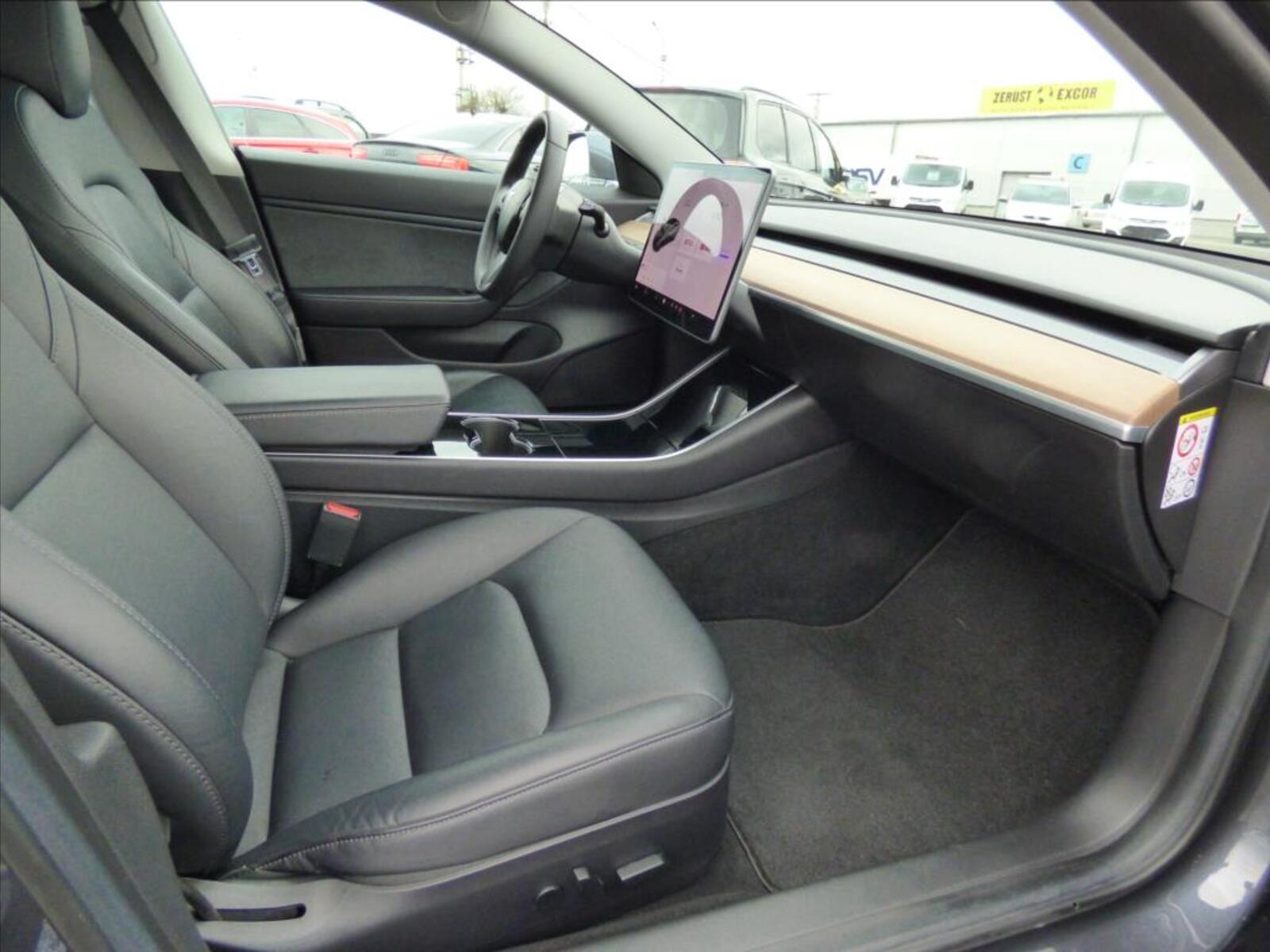 Tesla Model 3 45