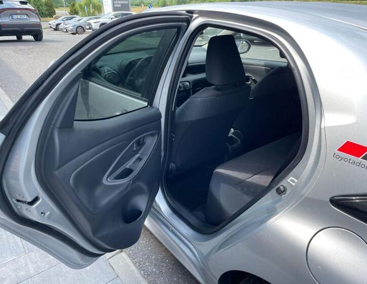 Toyota Yaris 10
