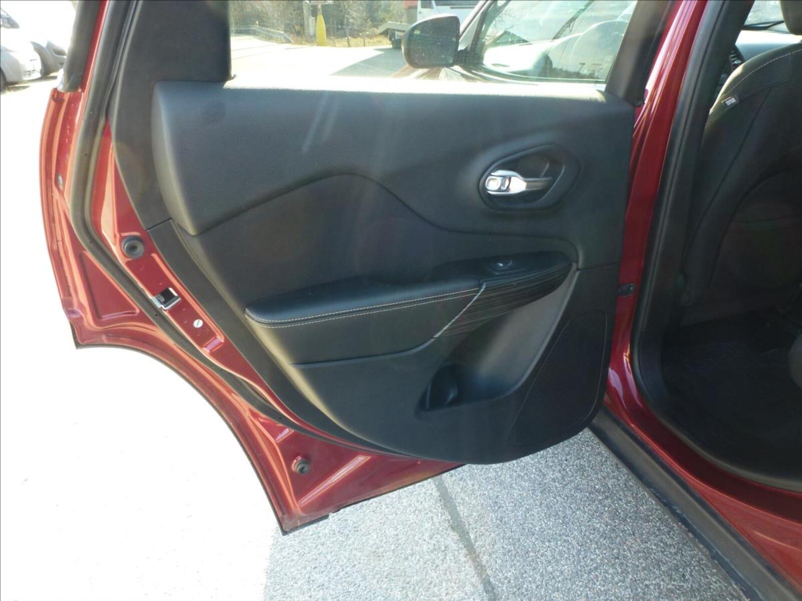 Jeep Cherokee 18