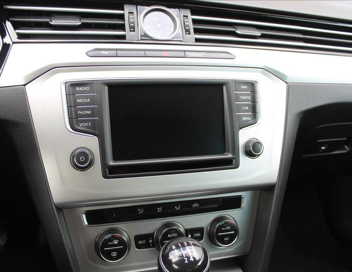 Volkswagen Passat 11
