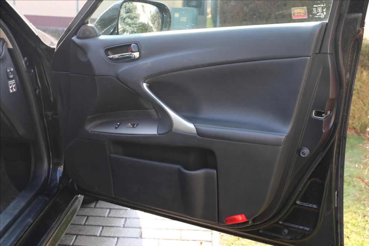 Lexus IS 220d