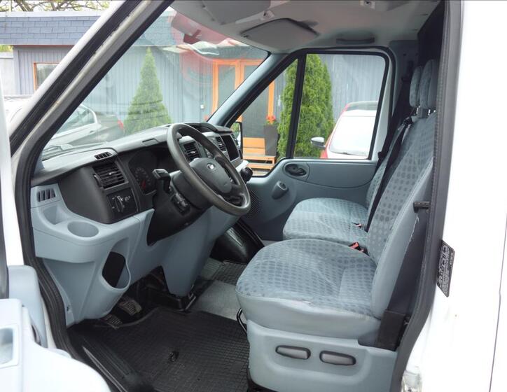 Ford Transit 9