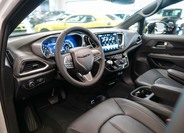Chrysler Pacifica 13