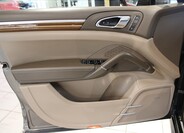 Porsche Cayenne 8
