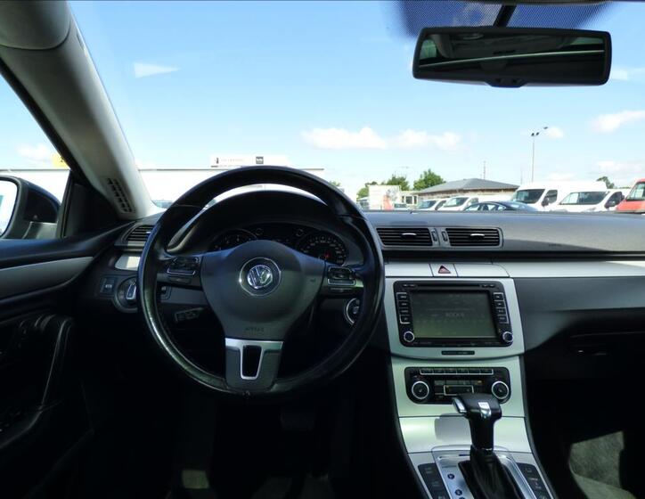 Volkswagen Passat CC 12