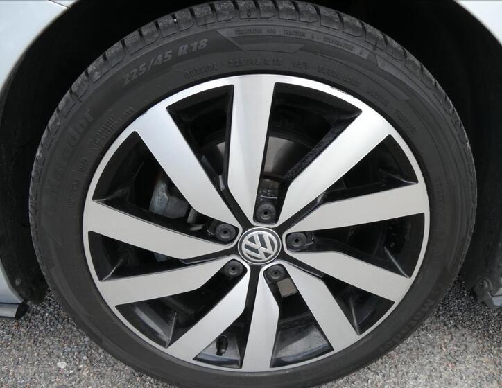 Volkswagen Touran 17