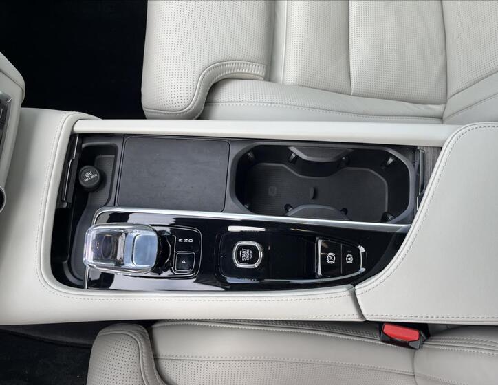 Volvo S90 22