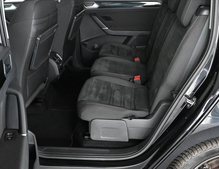 Volkswagen Touran 11