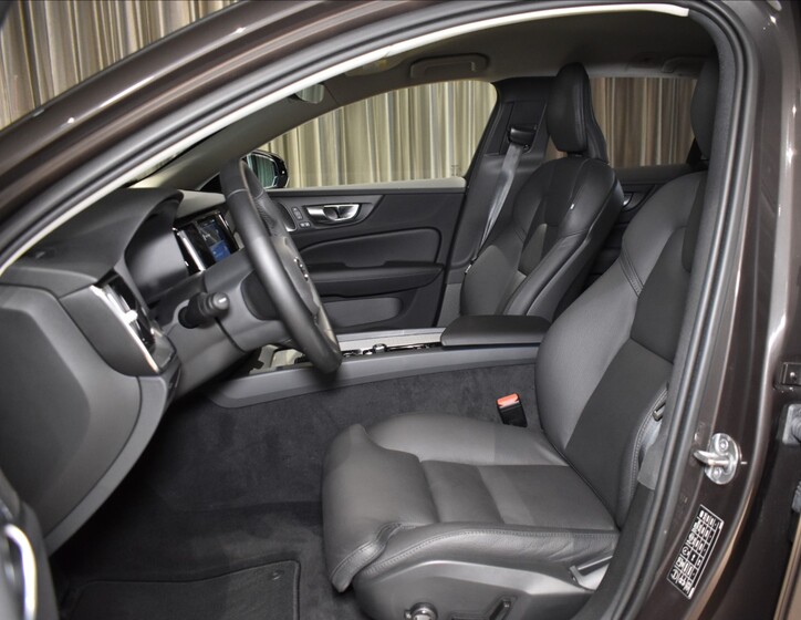 Volvo V60 8