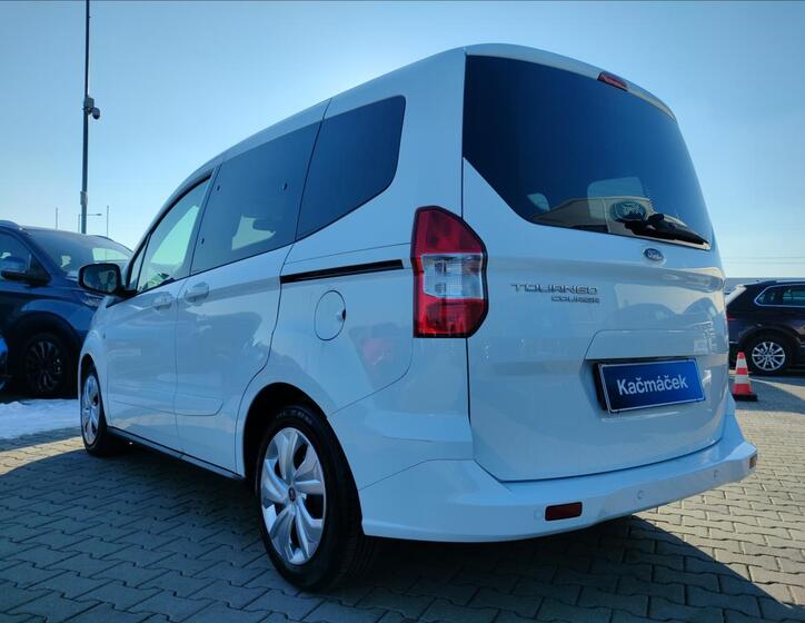 Ford Tourneo Courier 3