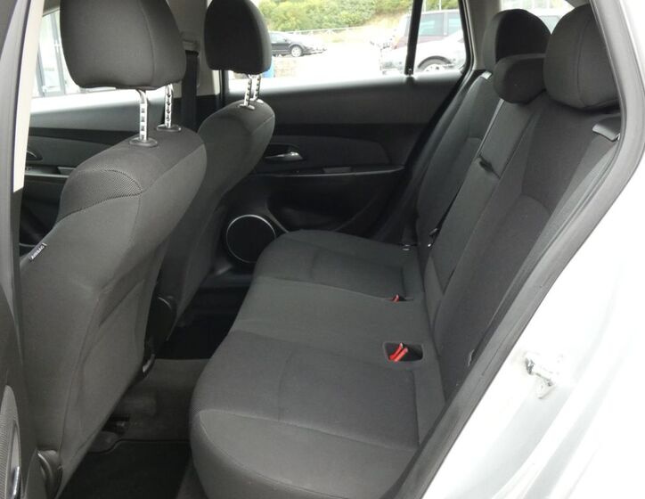 Chevrolet Cruze 27