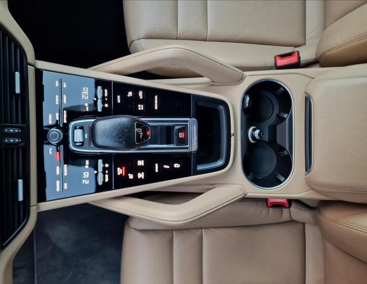 Porsche Cayenne 35