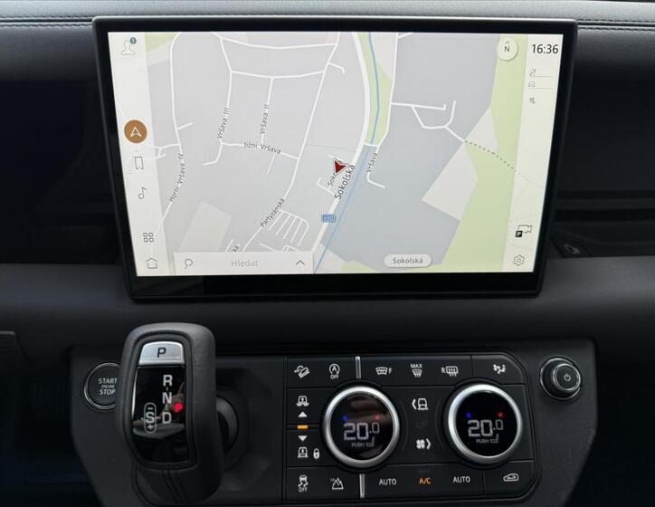 Land Rover Defender 19