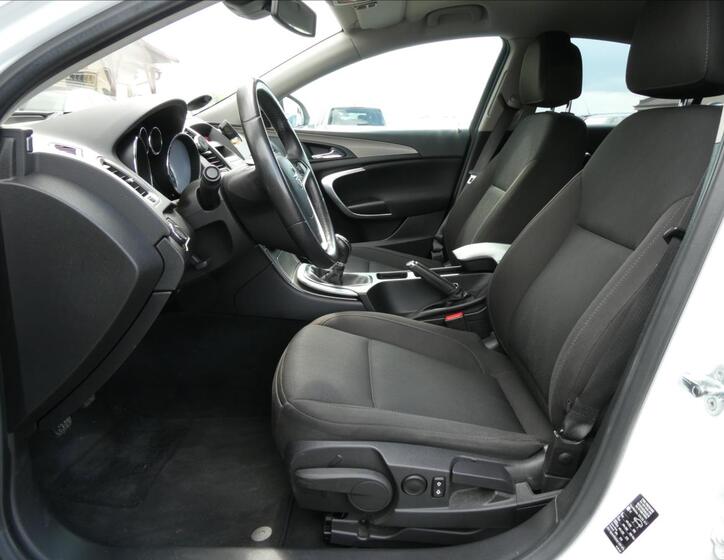 Opel Insignia 13