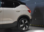 Volvo EX40 9