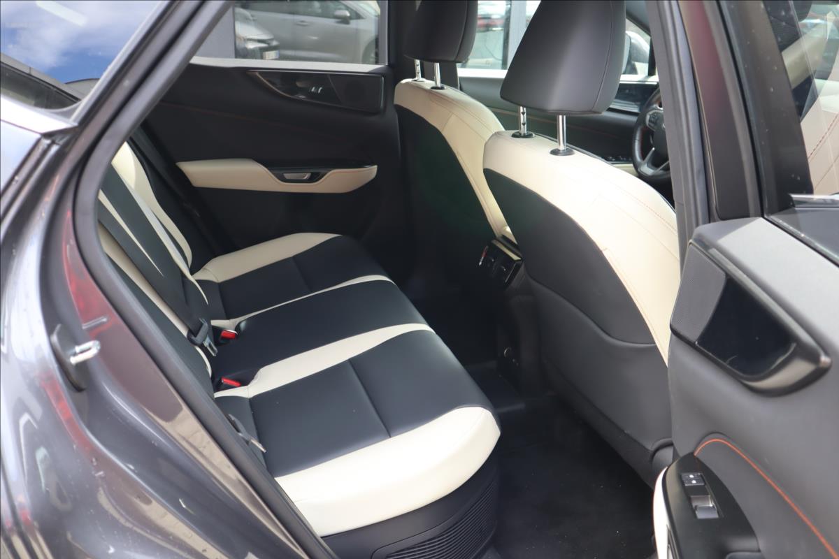 Lexus NX 450h+