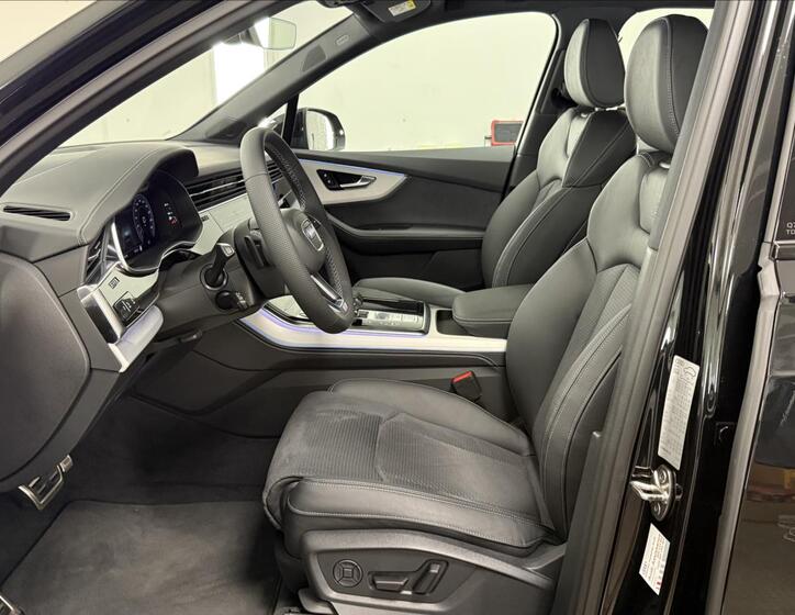 Audi Q7 8