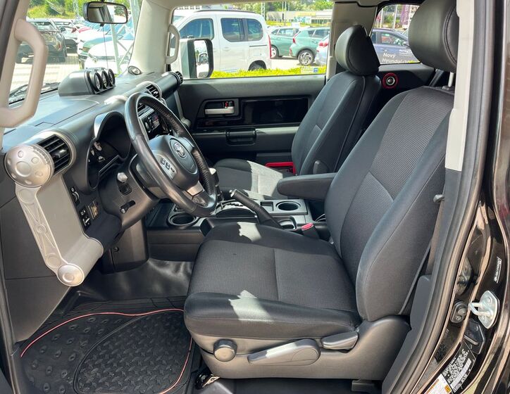Toyota FJ 13
