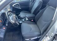 Toyota RAV4 12
