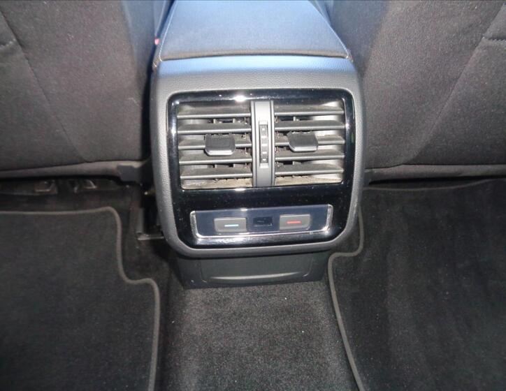 Volkswagen Passat 10
