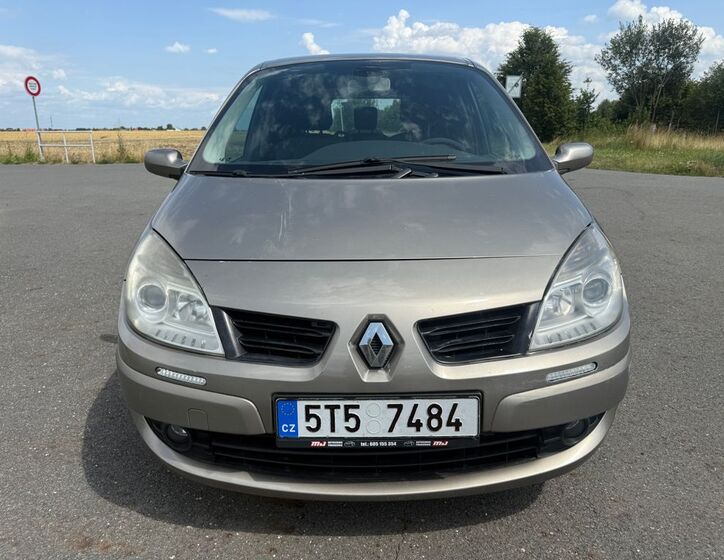 Renault Scénic 8