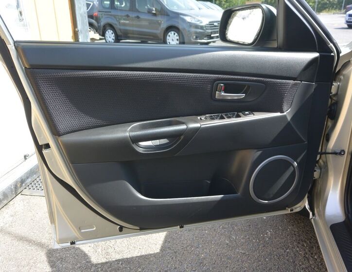 Mazda 3 9
