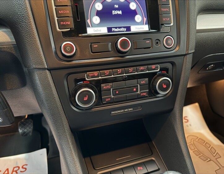 Volkswagen Golf 12