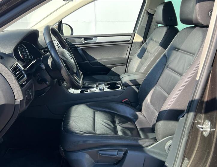 Volkswagen Touareg 11