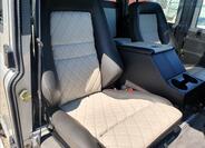 Land Rover Defender 11