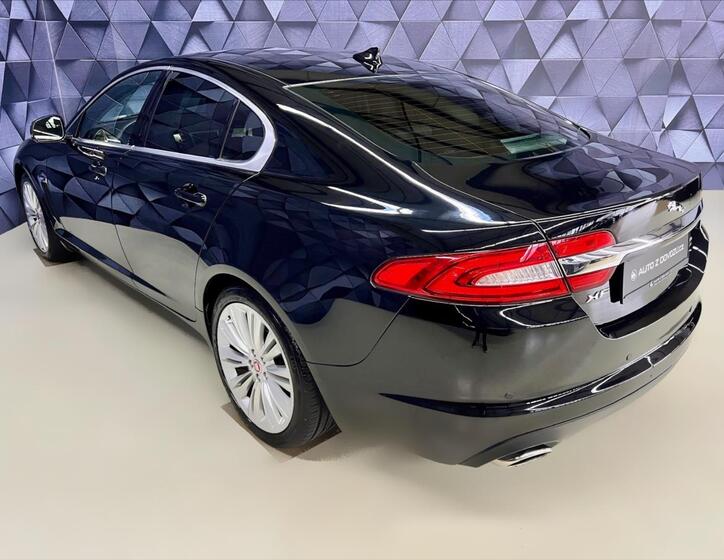 Jaguar XF 5